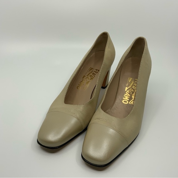 SALVATORE Ferragamo adorable shoes. - Picture 3 of 12